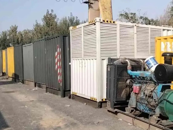 叶集200KW柴油发电机机组每小时油耗是多少?